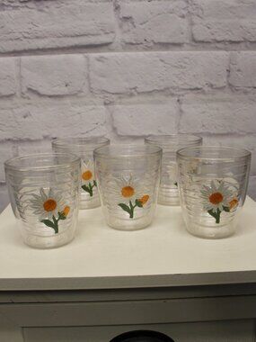 Vintage Tervis Daisy Plastic Double Wall Tumblers Summer Party Outdoors Spring